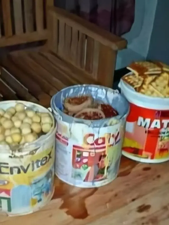 Tak Pakai Piring, 6 Wadah Tempat Makan Kuli Bangunan Ini Anti-mainstream