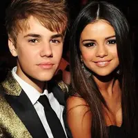 Kisah cinta soal kembalinya Justin Bieber dan Selena Gomez sedang ramai menjadi perbincangan publik. Seperi biasa, berbagai komentar datang membanjiri pemberitaan tersebut, ada yang bersifat pro dan kontra di dalamnya. (Doc. Enews)