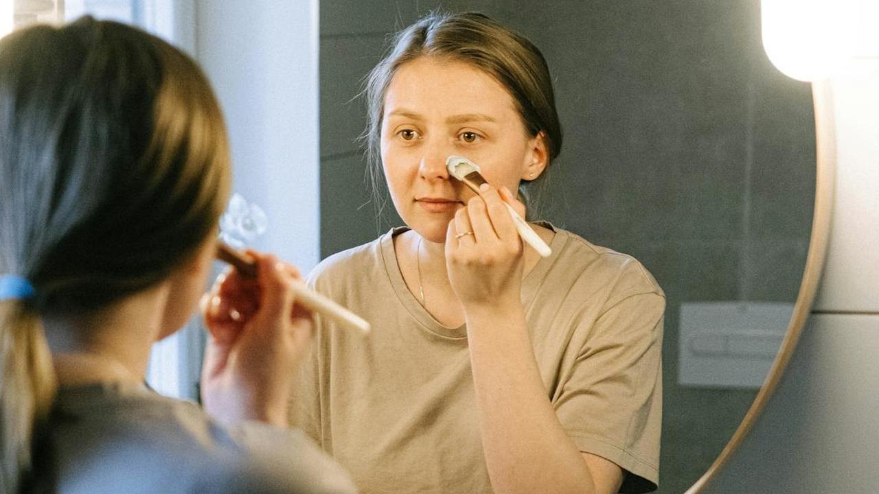 Cara Membersihkan Kuas Masker yang Benar, Cegah Bakteri Mengiritasi Kulit Wajah