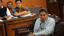 Tim kuasa hukum Komisi Pemberantasan Korupsi menghadirkan penyelidik aktif di KPK, Iguh Sipurba dalam sidang praperadilan antara Komjen Pol Budi Gunawan melawan KPK di Pengadilan Negeri Jakarta Selatan, Kamis (12/2/2015). (Liputan6.com/Helmi Fithriansyah)