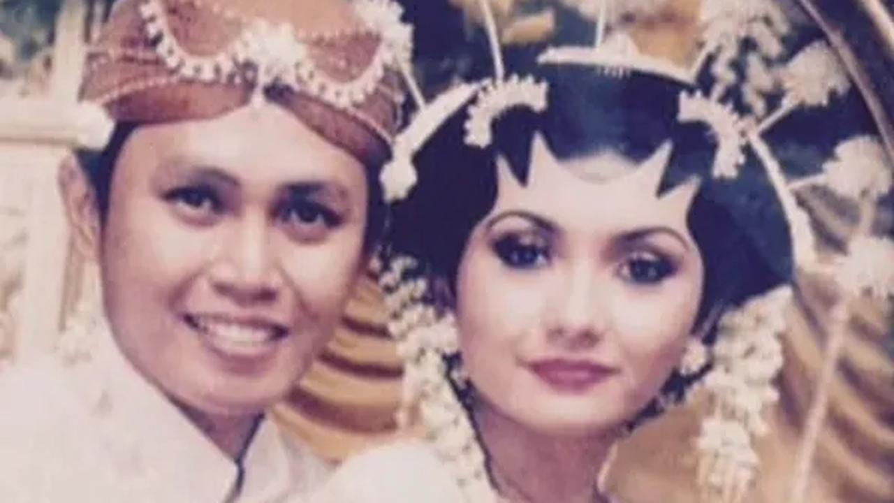 Eko Patrio Unggah Potret Romantis dengan Viona di Anniversary Pernikahan ke-22, Foto Jadulnya Bikin Salfok