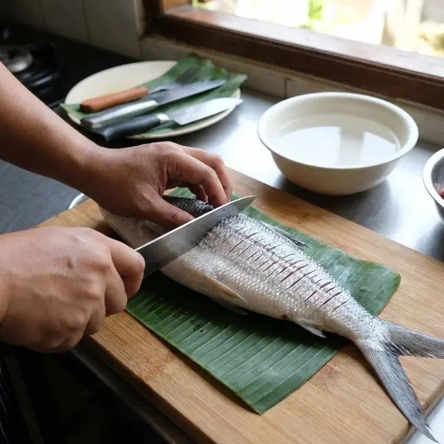 Mengiris atau Menyayap Daging Ikan Bandeng