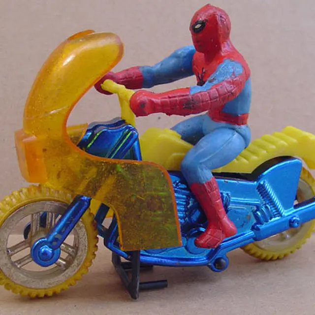 7 Bentuk Action Figure Pahlawan Super yang Nyeleneh Ini Bikin Tepuk Jidat