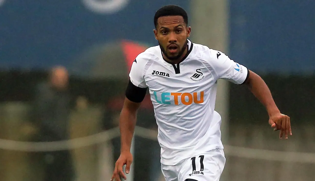 Kenji Gorre. Sayap kiri 27 tahun yang sejak awal musim 2021/2022 memperkuat Boavista di Liga Portugal ini tercatat pernah membela 1 klub di Premier League, yaitu Swansea City. Eks pemain akademi Manchester United ini hanya mencatatkan 1 penampilan bersama Swansea City yang dibelanaya pada musim 2014/2015. Sementara bersama Timnas Curacao, ia telah mengoleksi 10 caps dengan torehan 2 gol sejak debut pada 26 Juni 2019. Sebelumnya ia juga sempat memperkuat Timnas Belanda di level yunior. (swanseacity.com)