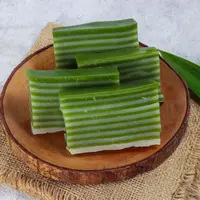 Ilustrasi kue lapis pandan./Copyright shutterstock.com/id/g/sri+widyowati