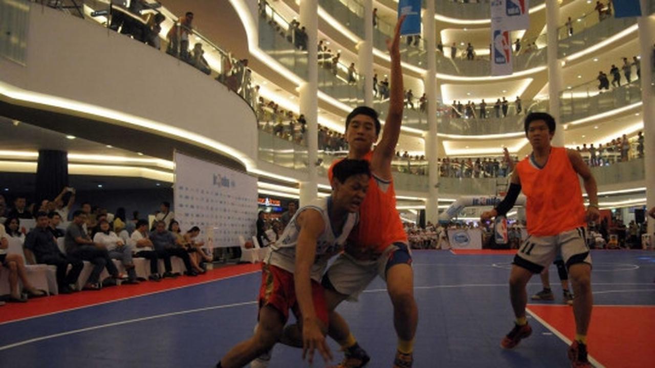 Aksi Jr NBA Indonesia unjuk kebolehan di depan Marreese Speights