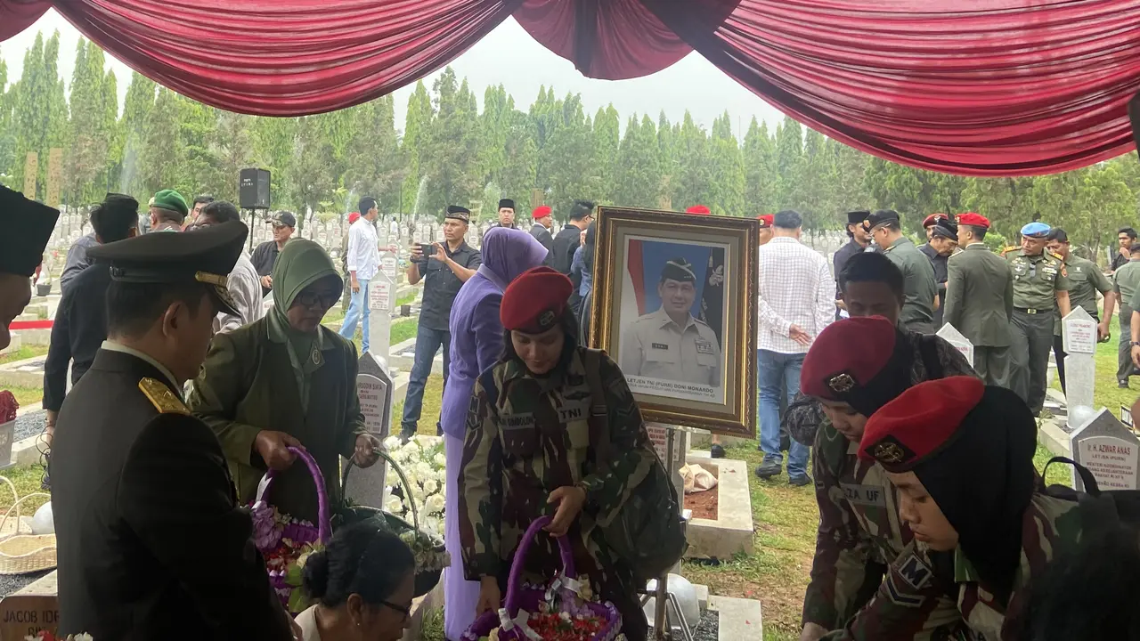 Pemakaman Jenazah Doni Monardo di TMP Kalibata