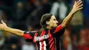 Zlatan Ibrahimovic mencetak satu-satunya gol kemenangan AC Milan saat menjamu Genoa dalam laga Serie A di San Siro, Milan, 25 September 2010. AFP PHOTO/VINCENZO PINTO 