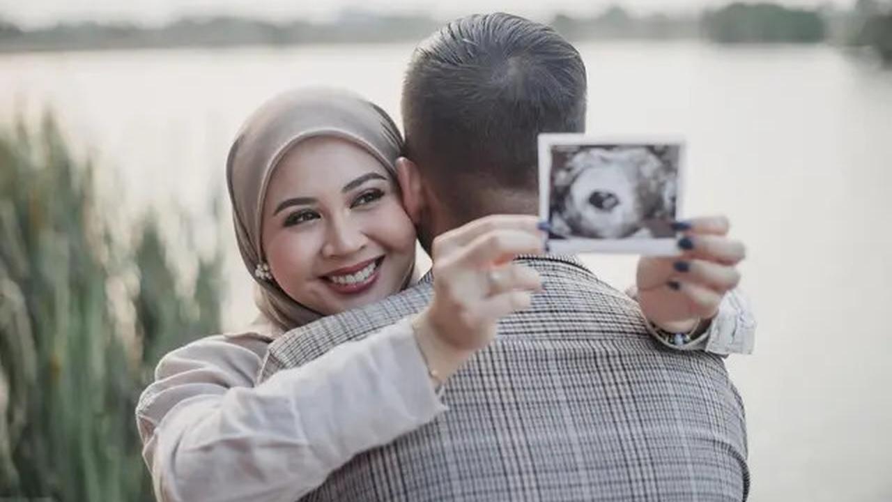 7 Potret Kesha Ratuliu Umumkan Hamil Anak Ketiga, KB IUD Bermasalah
