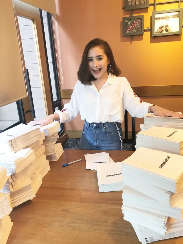 Prilly Latuconsina (Instagram/prillylatuconsina96)