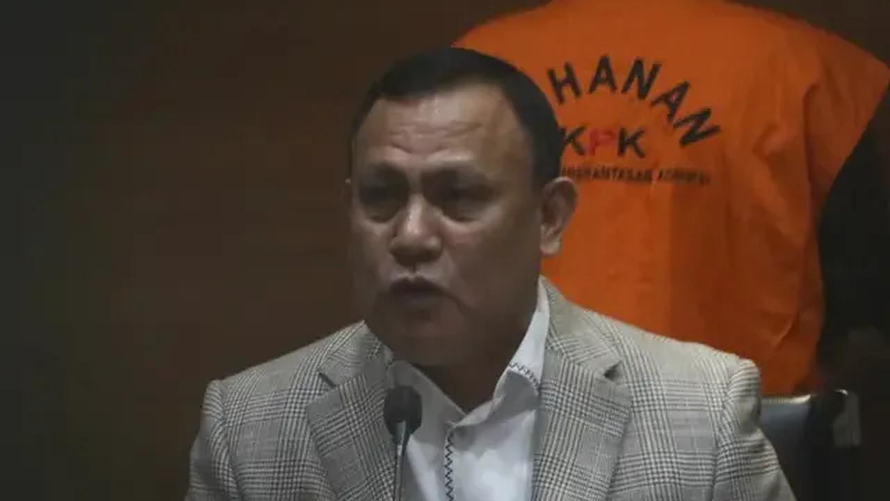 Ketua Komisi Pemberantasan Korupsi (KPK) Komjen Pol (Purn) Firli Bahuri mengungkap alasan pihaknya tetap akan mengusut calon anggota legislatif, calon kepala daerah, hingga calon presiden di Pemilu 2024 terjerat kasus korupsi.&nbsp;