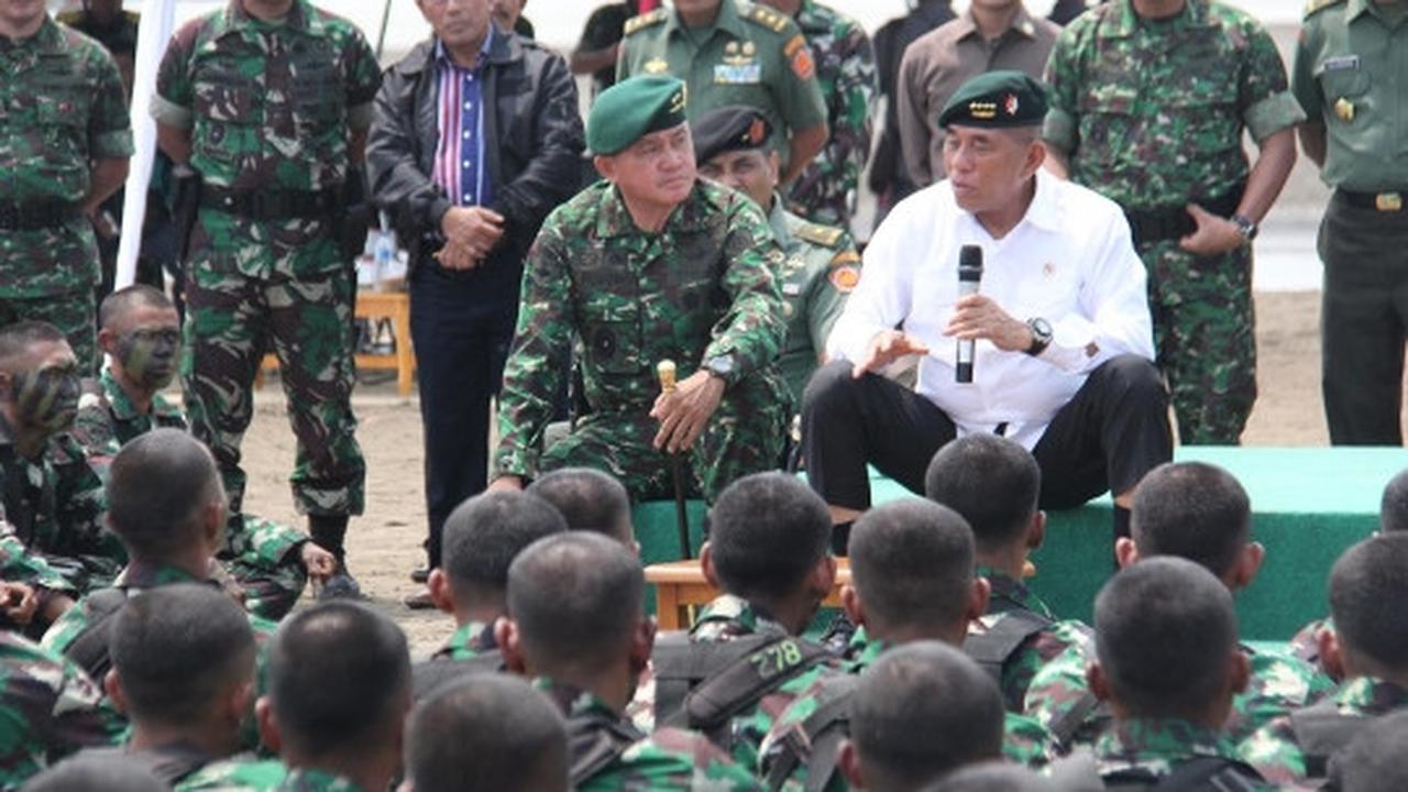 Penutupan pendidikan pasukan elite Para Raider di pantai Garut