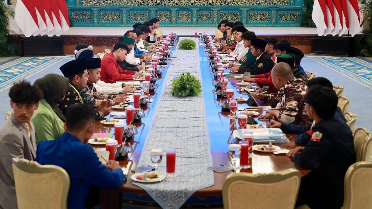 VIDEO: Perwakilan Mahasiswa Hadir di Istana Desak Prabowo Bentuk Tim Investigasi Dugaan Makar!