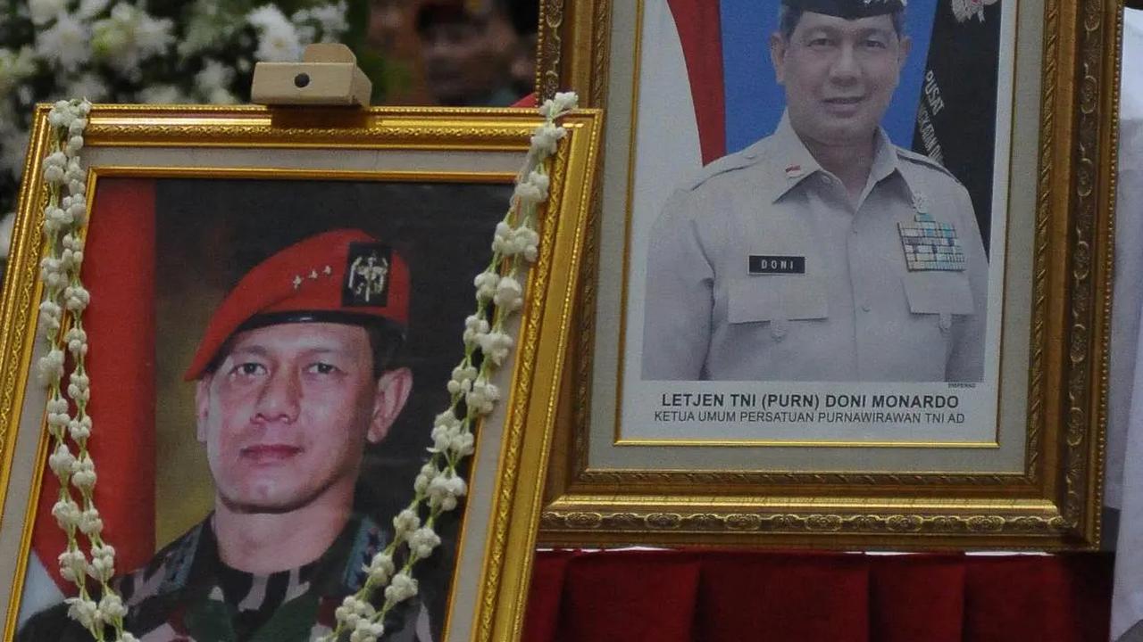 Pemakaman Mantan Kepala BNPB itu dilakukan secara militer dan dipimpin oleh Panglima TNI Jenderal Agus Subiyanto.