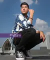 Penyanyi pendatang baru, Jaz sukses menyuguhkan lagu-lagu bertema romantis. Penyanyi asal Brunei ini mengawali kariernya dengan memperkenalkan single bertajuk Dari Mata pada Februari 2016 lalu. (Bambang E. Ros/Bintang.com)