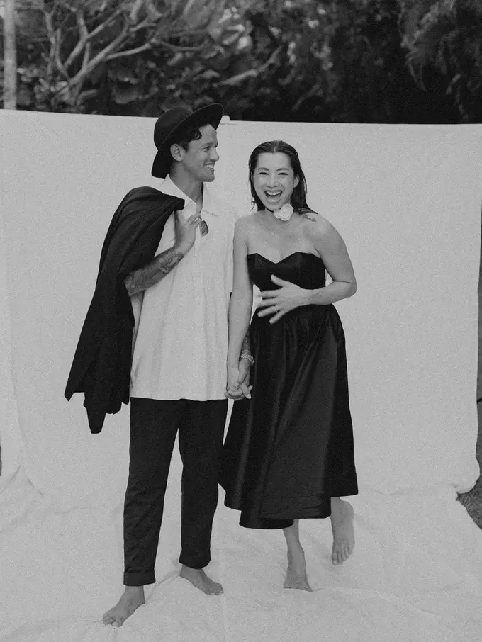 Jennifer dan Irfan Bachdim terlihat mesra