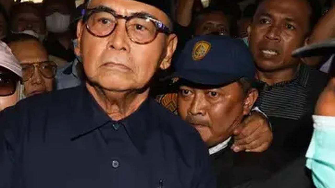 Kasus dugaan penistaan agama dilakukan pimpinan Pondok Pesantren Al-Zaytun, Panji Gumilang telah masuk tahap penyidikan. Namun hingga kini, Bareskrim Polri belum menetapkan tersangka dalam perkara tersebut.