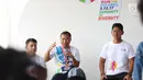 Head of Mass Sport Development and Sport Health Kemenpora Dr. I nyoman Winata didampingi Ketua Panitia Run For Difable Aswin Lolo Anditomo (kiri) memberi keterangan saat jumpa pers di Jakarta, Minggu (3/12). (Liputan6.com/Angga Yuniar)