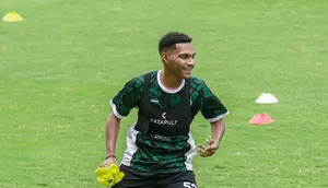 Mengenal Markus Madjar, Gelandang Muda yang Dipinjam PSS dari Persipura: Ternyata Kembaran Bek PSBS