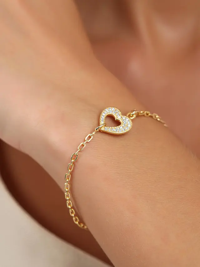 Model Gelang Emas 18 Karat Charm Unik