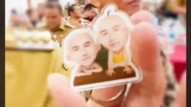 Bupati Kendal Sontak Tertawa Saat Dapat Hadiah dari Gibran Rakabuming, Apa Isinya?