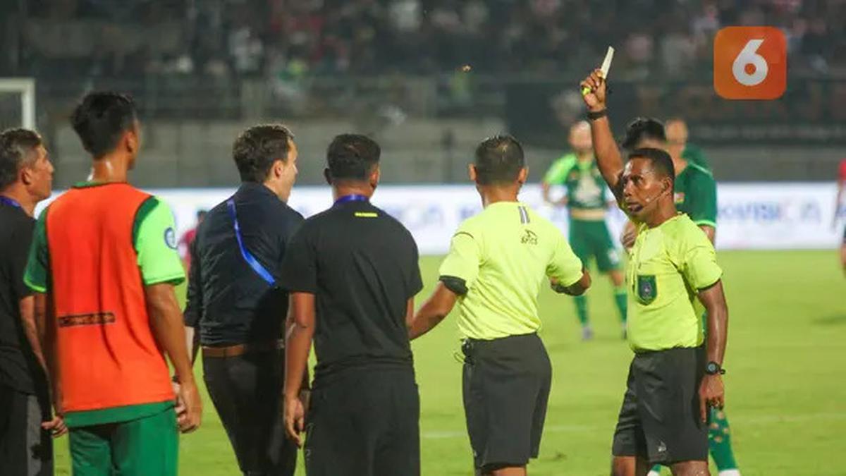 Gantikan Paul Munster, Persebaya Tunjuk Uston Nawawi di 2 Laga Tersisa BRI Liga 1