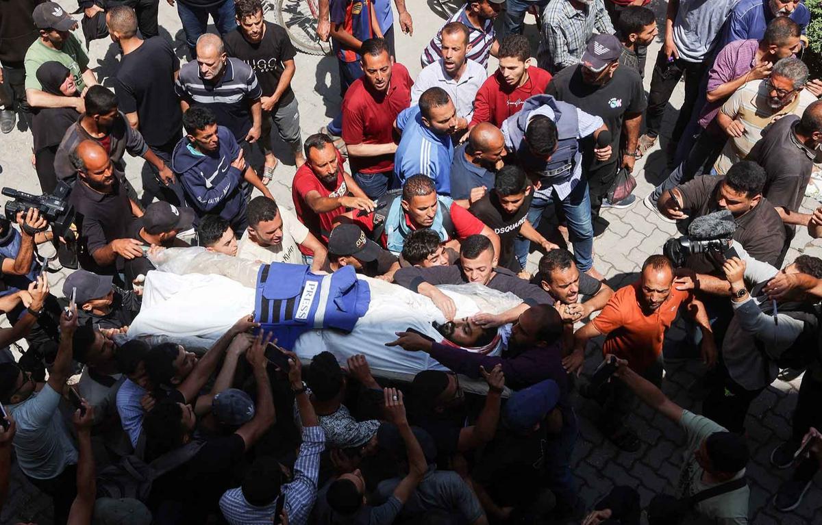 FOTO: Israel Serang RS di Gaza, Empat Jurnalis Tewas