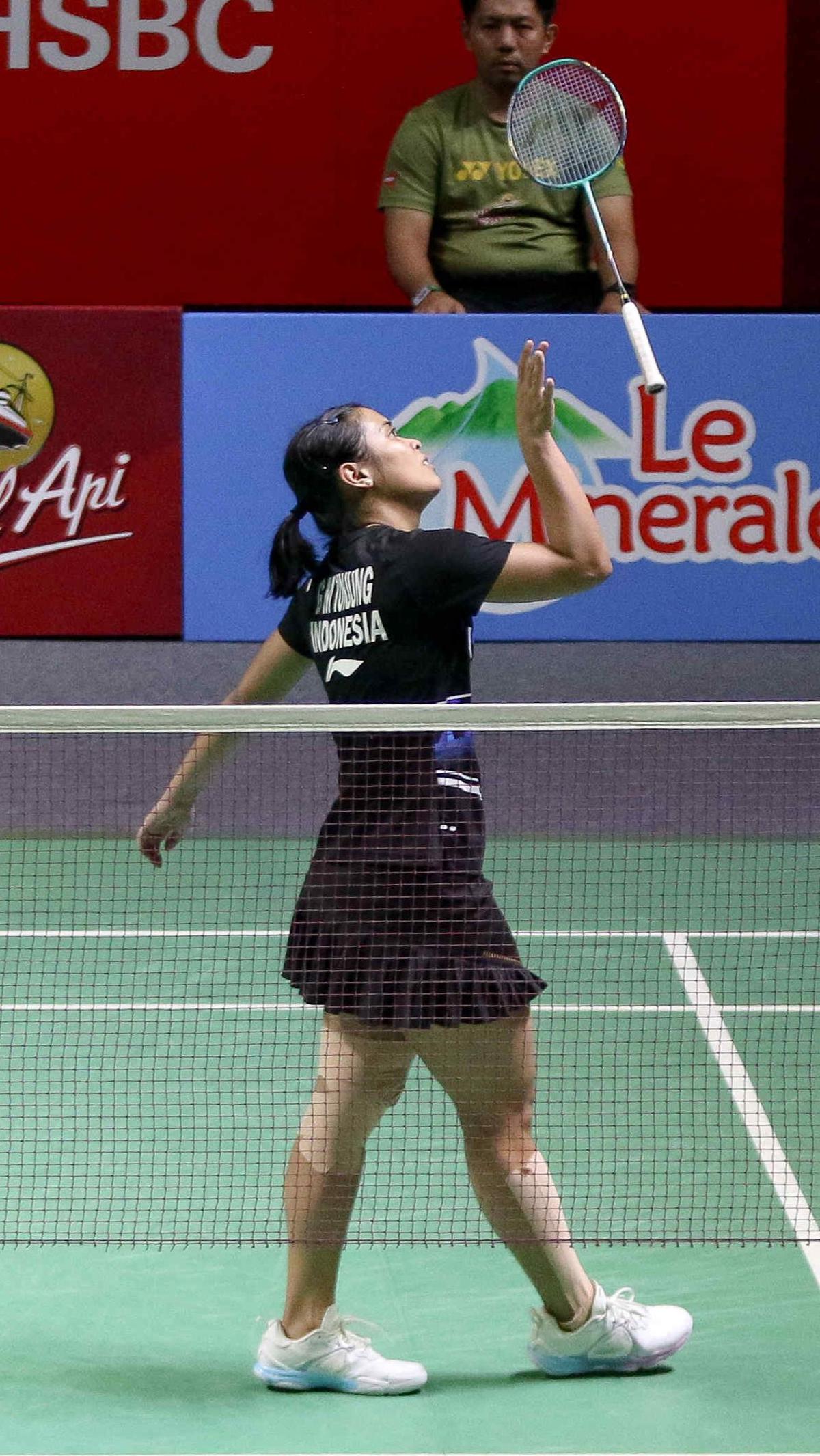 Jorji, sapaan akrab Gregoria, dibuat jatuh bangun dan menyerah dua set langsung dengan skor 8-21, 18-21.&nbsp;Liputan6.com/Herman Zakharia