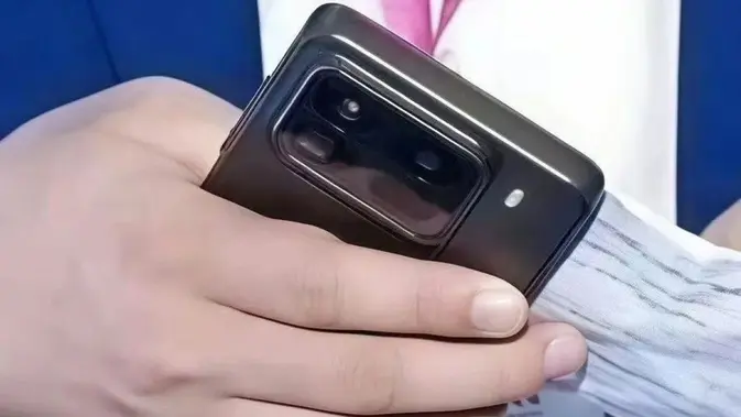 <p>Bocoran Xiaomi 15 Pro Ramai di Internet, Tampil dengan Desain Kamera Baru?. (Doc: Weibo | innogyan)</p>
