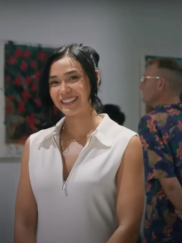 Adinia Wirasti sebagai Mera dalam film Hidup Ini Terlalu Banyak Kamu. (Foto: Dok. MVP Pictures)