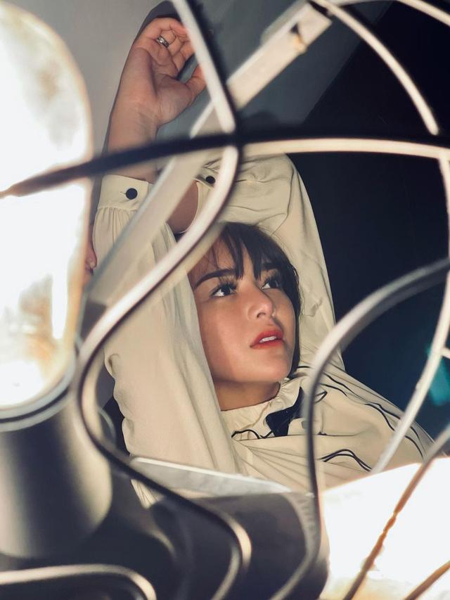 7 Potret Terbaru Amanda Manopo yang Berponi Ini Bak Boneka