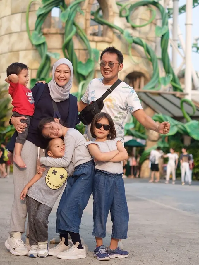 [Fimela] Zaskia Adya Mecca