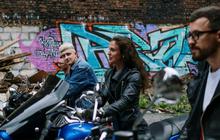 Tips Menjaga Rambut Tetap Rapi Saat Berkendara Motor