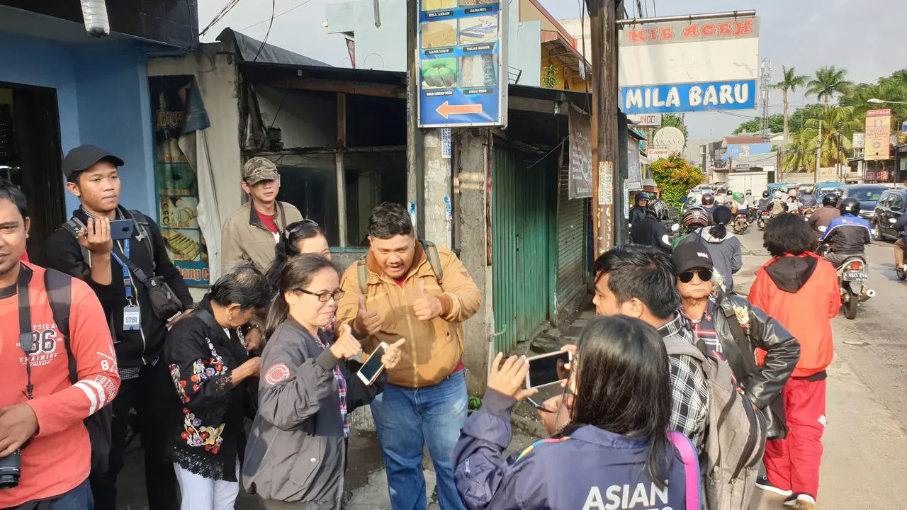 Sejumlah simpatisan Basuki Tjahaja Purnama atau Ahok mulai menyambangi Mako Brimob, Kelapa Dua, Depok, Jawa Barat.