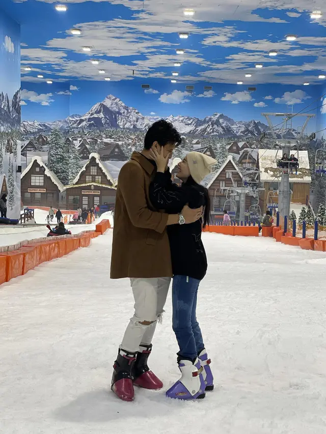 Tampil Makin Mesra, Ini 7 Potret Aditya Zoni dan Yasmine Ow Saat Liburan