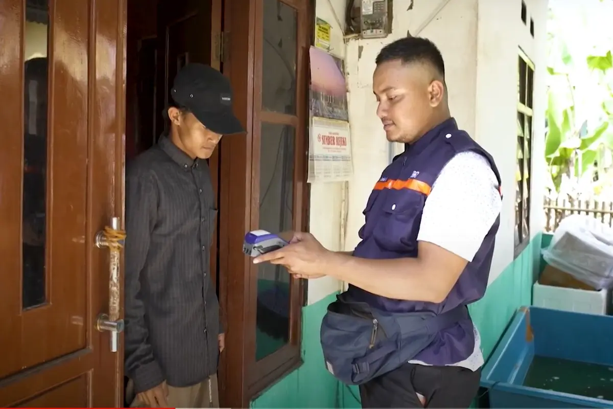 Jadi ‘Jembatan’ Transaksi Perbankan bagi Masyarakat, Intip Cerita Fahrudin  ‘AgenBRILink’ di Muara Gembong Bekasi