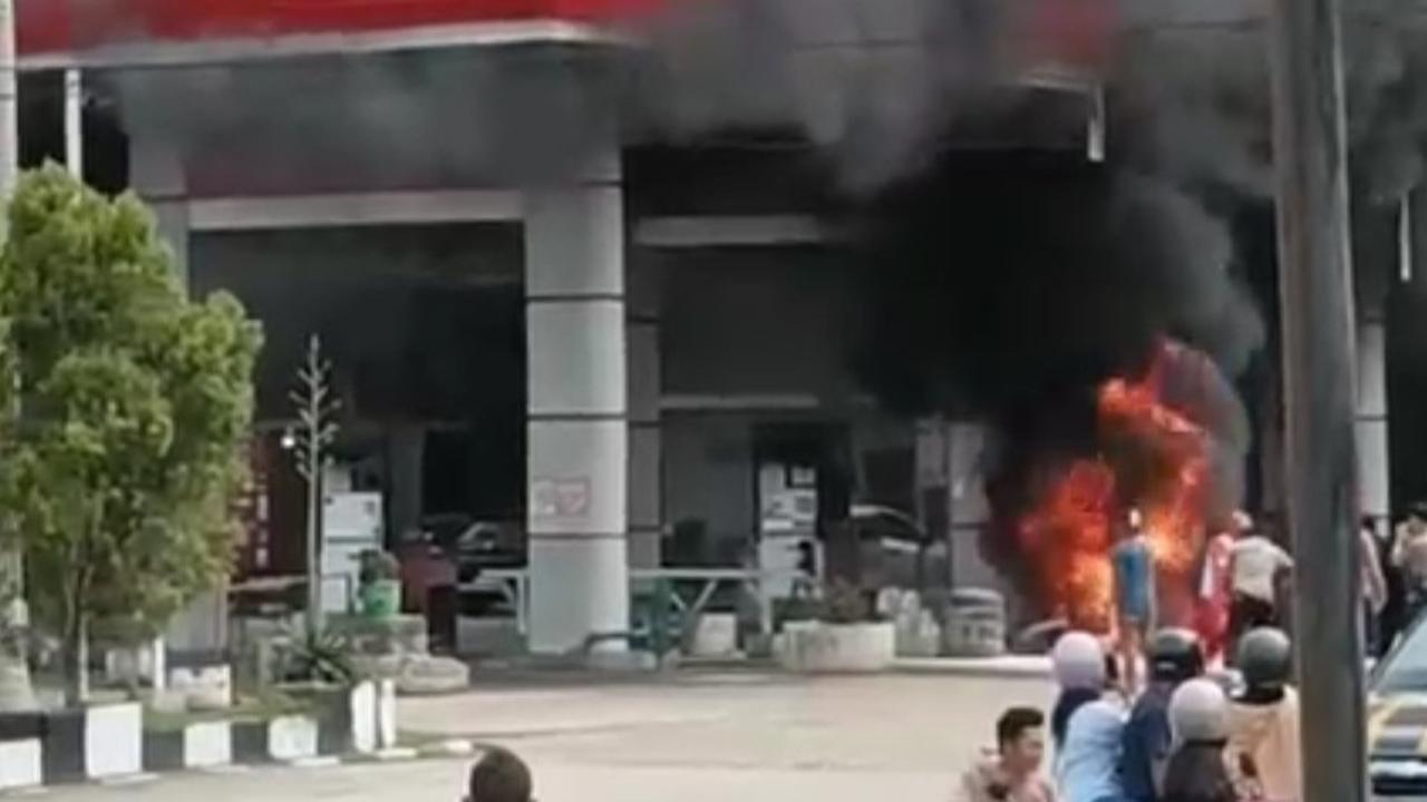 Detik-Detik Kebakaran SPBU di Merangin Jambi, Motor Tiba-Tiba Terbakar