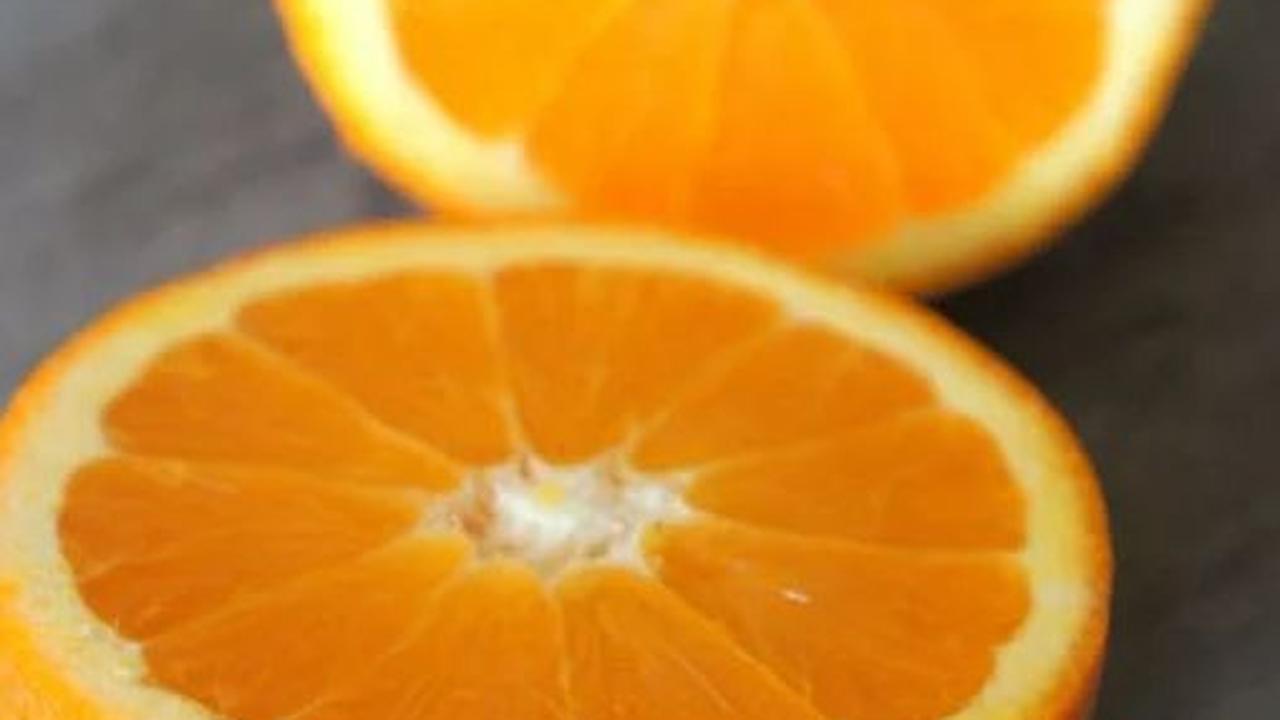 9. Jeruk: Warna Oranye dan Kaya Vitamin C<br>