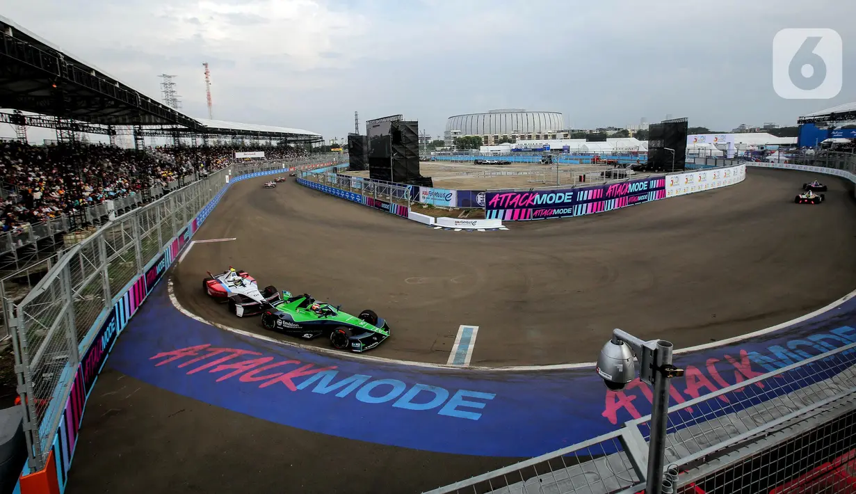 Selanjutnya Formula E 2025 akan berlanjut ke seri Jerman di Sirkuit Tempelhof Airport Street, Berlin pada 12 dan 13 Juli mendatang. Musim 2025 akan ditutup di seri London yang akan berlangsung di Sirkuit Excel pada 26 dan 27 Juli mendatang. (Liputan6.com/Herman Zakharia)