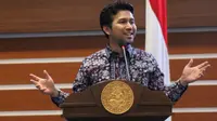 Calon wakil gubernur Jawa Timur Emil Dardak berbagi kisah inspiratif dalam acara Inspirato di SCTV Tower, Jakarta, Selasa (20/3). (Liputan6.com/Herman Zakharia)