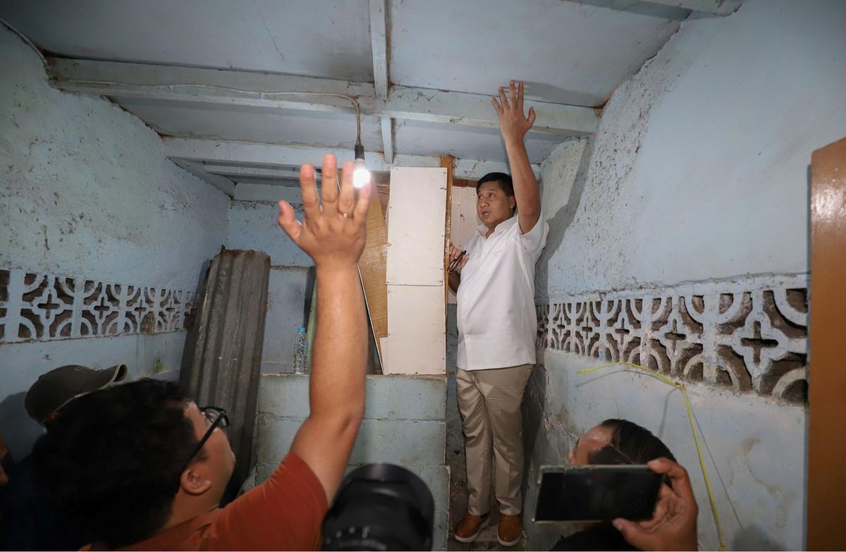 Menteri PKP Maruarar Sirait tinjau rumah Nenek Hasna