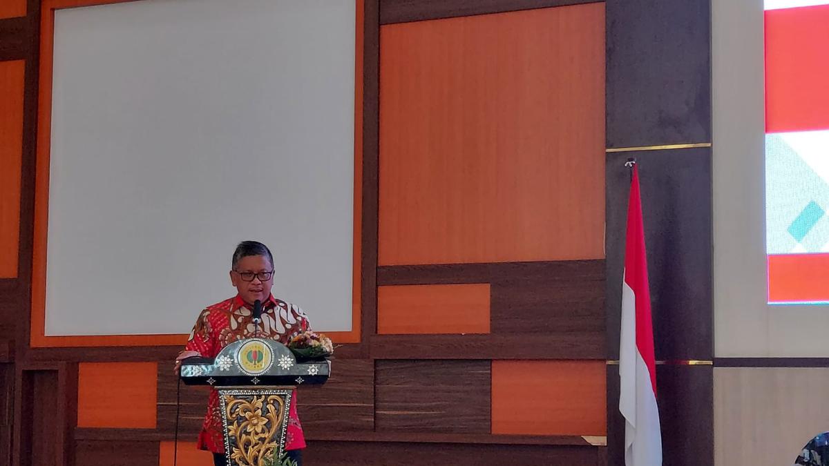 Kuliah Umum di Unram, Hasto Nilai Indonesia Punya Modal Jadi Penengah Masalah Dunia - Vimarsana News