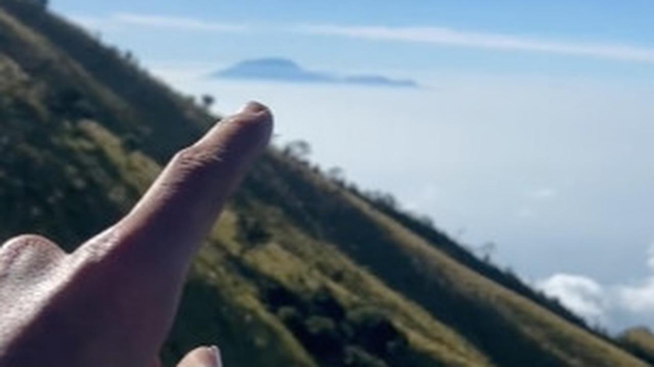 Potret Pemandangan Sangar dari Merbabu, Bisa Lihat 8 Gunung Lainnya, Apa Saja?