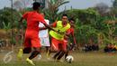 Mahadirga Lasut saat mengikuti latihan bersama Persija di National Youth Training Centre, Sawangan, Depok, Senin (2/11/2015). Dirga Lasut pernah tampil memperkuat sayap timnas Indonesia U-23 pada 2009-2011 lalu. (Liputan6.com/Helmi Fithriansyah)