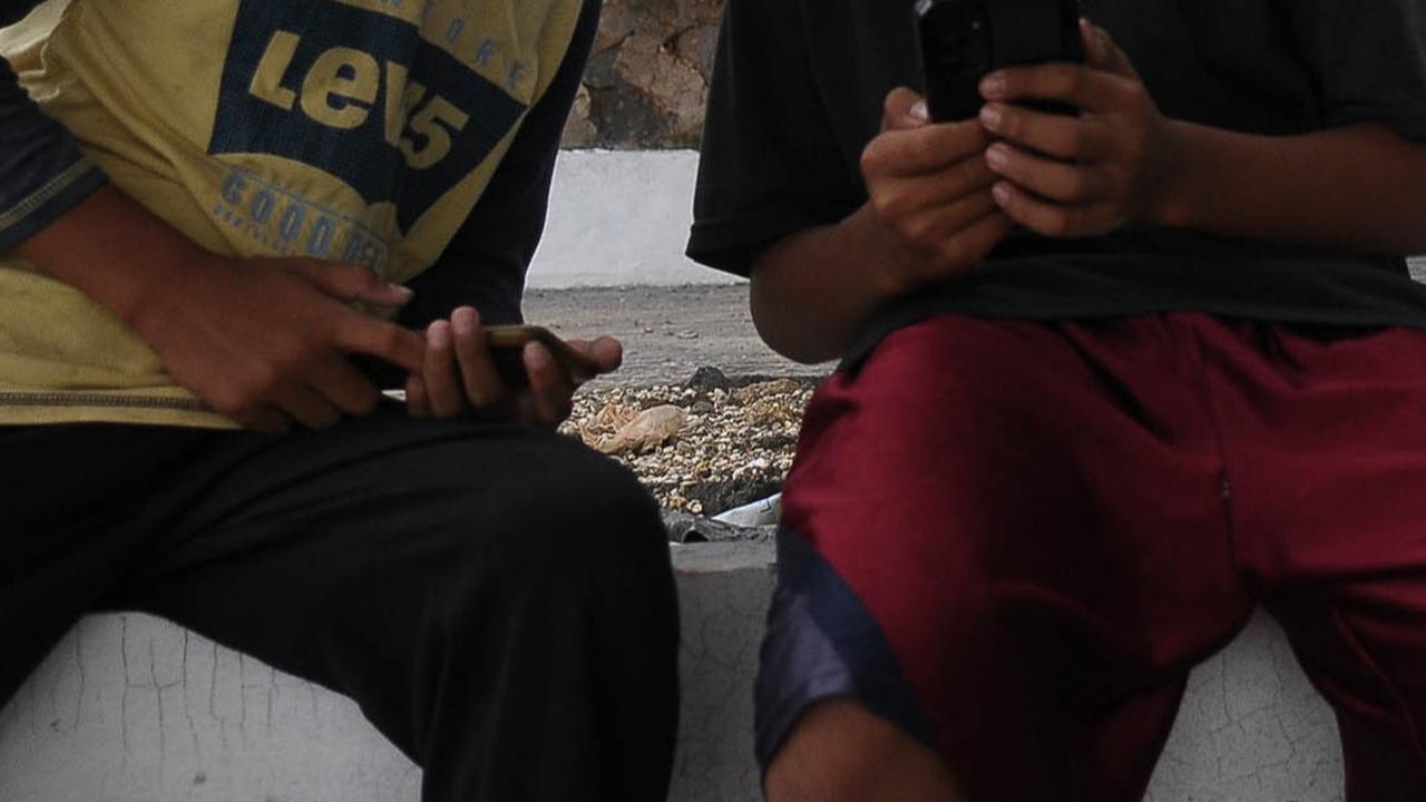 Platform pembayaran digital Gopay menjadi literasi anak muda untuk melek keuangan. Foto: merdeka.com / Imam Buhori