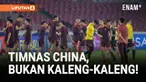 Timnas China tiba di Jakarta dengan misi krusial—mencuri poin penuh dari Indonesia demi menjaga asa lolos ke putaran keempat Kualifikasi Piala Dunia 2026 zona Asia.