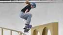 Antonie Bakosova, dari Republik Ceko, berlaga di Kejuaraan Dunia Skateboard Jalanan, ajang kualifikasi untuk Olimpiade Tokyo, di Roma, Italia (2/6/2021). Kota ini juga sekarang akan menjadi tuan rumah Open Street Skateboard dari 2022 hingga 2025. (Fabrizio Corradetti/LaPresse via AP)