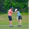 Dalam foto yang dibagikan ke Instagram, bintang film Hijrah Cinta Surya Insomnia juga pernah mengajak pasangannya untuk main golf bersama  dan mengajari pasangannya di lapangan. (instagram/@ussypratama)