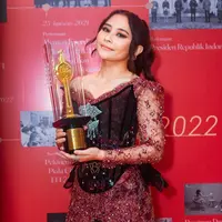 Prilly Latuconsina (Instagram/prillylatuconsina96)