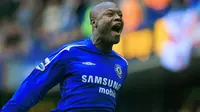 5. William Gallas, bakatnya bersama Marseille terpantau oleh Ranieri, yang membuatnya didatangkan ke Chelsea. Selain The Blues, bek tangguh ini pernah memperkuat Arsenal dan juga Tottenham. (AFP/Odd Andersen)